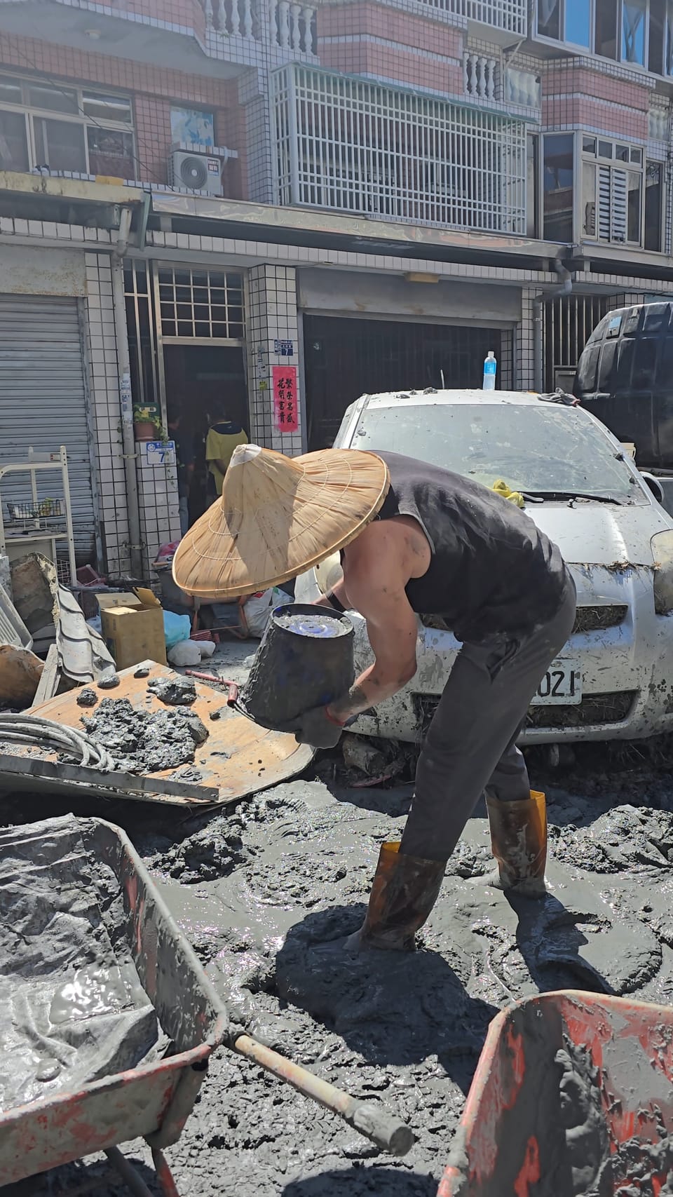Helping Guangfu
